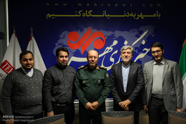 Fmr. MoD visits Mehr News Agency