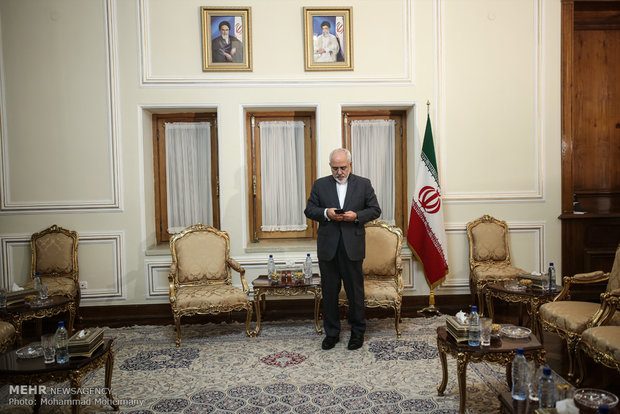 FM Zarif receives Chilean, Ghanaian, Polish envoys to Tehran