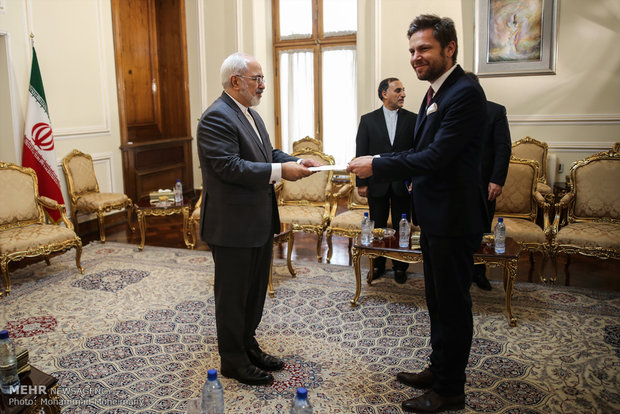 FM Zarif receives Chilean, Ghanaian, Polish envoys to Tehran