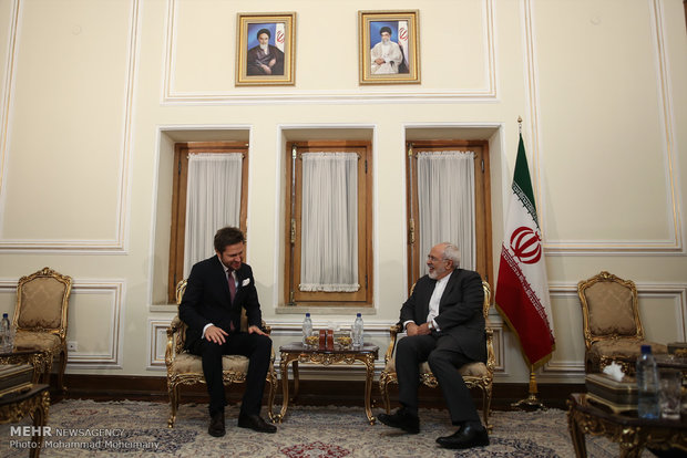 FM Zarif receives Chilean, Ghanaian, Polish envoys to Tehran