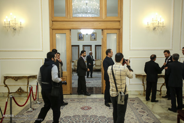 FM Zarif receives Chilean, Ghanaian, Polish envoys to Tehran