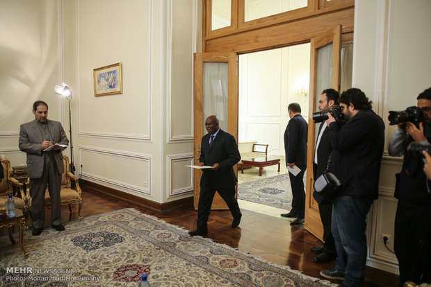 FM Zarif receives Chilean, Ghanaian, Polish envoys to Tehran