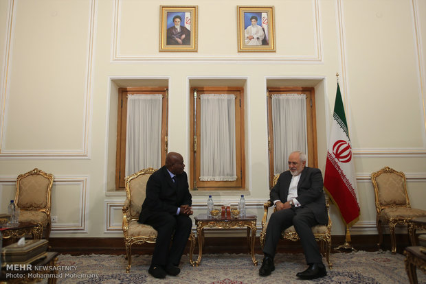 FM Zarif receives Chilean, Ghanaian, Polish envoys to Tehran