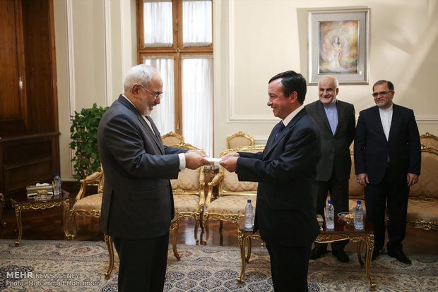 FM Zarif receives Chilean, Ghanaian, Polish envoys to Tehran