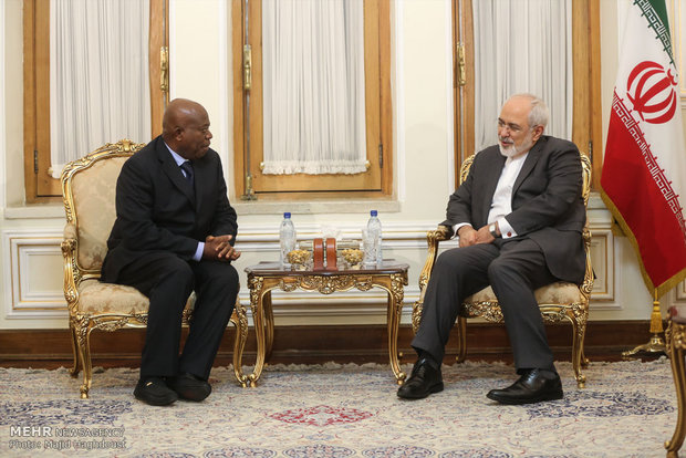 Zarif receives new envoys of Chile, Poland, Ghana