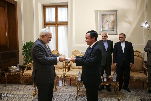 Zarif receives new envoys of Chile, Poland, Ghana