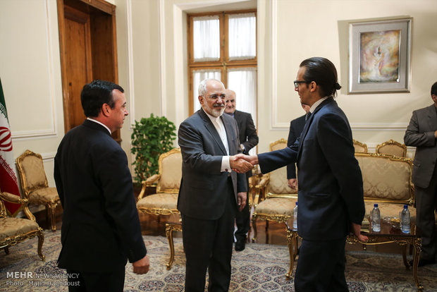 Zarif receives new envoys of Chile, Poland, Ghana