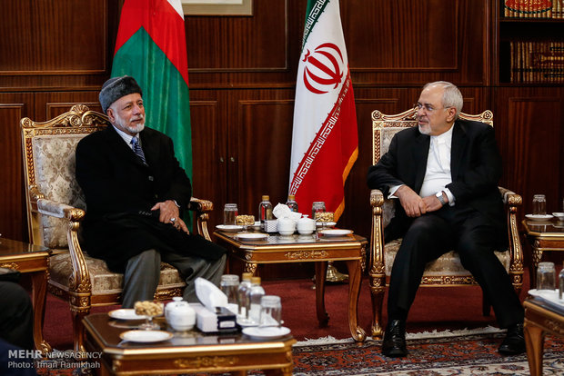 Zarif meets with Omani, Italian counterparts