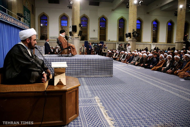 People of Qom meet with Ayatollah Khamenei