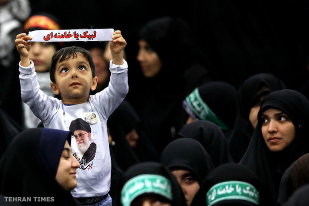 People of Qom meet with Ayatollah Khamenei