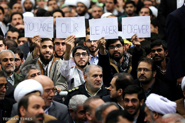 People of Qom meet with Ayatollah Khamenei