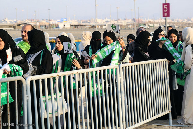 اولین حضور زنان سعودی در استادیوم‎