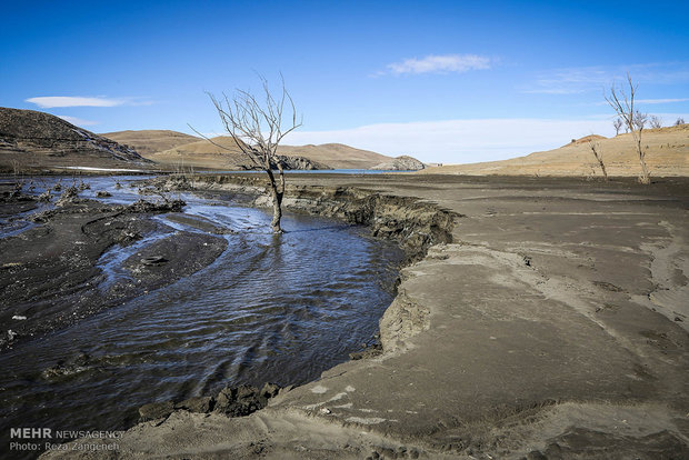 Drop in Water level in Ekbatan Dam, Hamadan