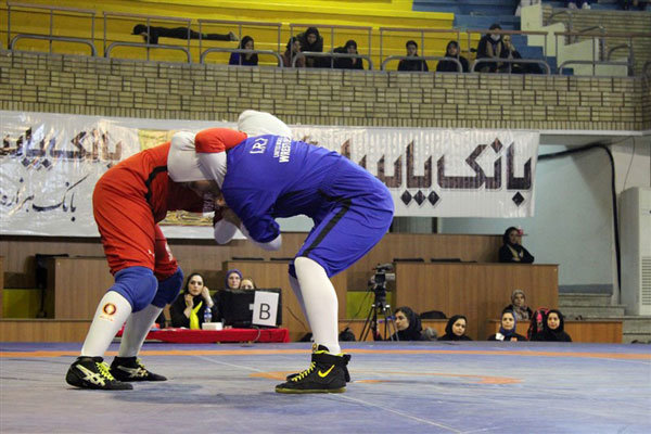 الموافقة على تشكيل دوري المصارعة التقليدية للسيدات في ايران