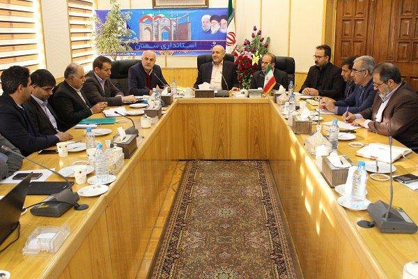 مسئولان استان سمنان به توسعه کشت گلخانه‌ای توجه جدی داشته باشند