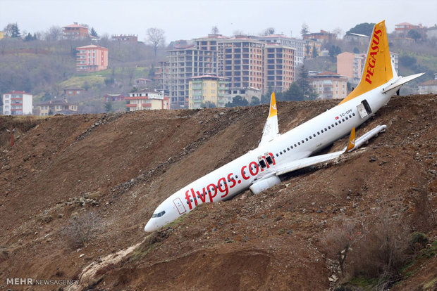 Trabzon'da pistten çıkan yolcu uçağından kareler