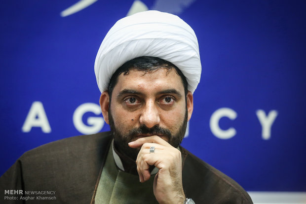 روحانی باید تصمیم بنزینی را به مردم می‌گفت/ دولت مردم را شوکه کرد