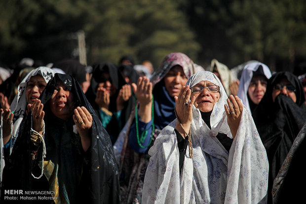 اقامه نماز طلب باران در بیرجند