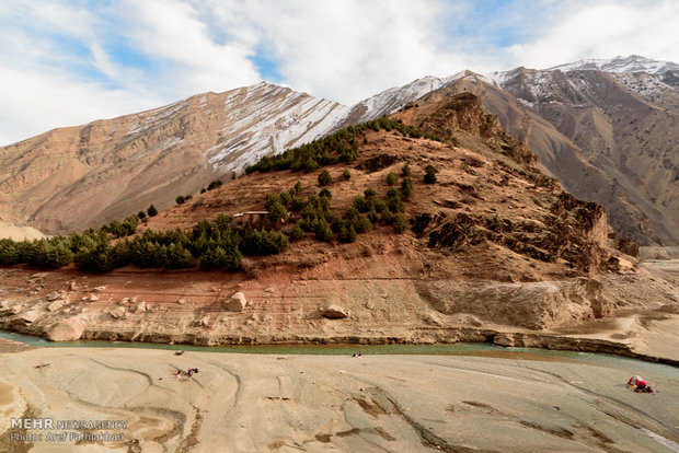 Lowering water levels concerning Tehran  