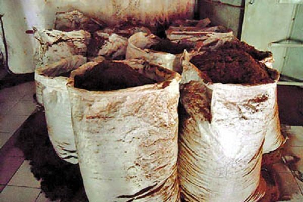 کشف یک تن و ۴۰۰ کیلوگرم چای قاچاق در اسدآباد