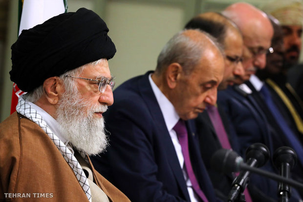 Participants of Conference on Parliamentary Union of OIC meet with Ayatollah Khamenei