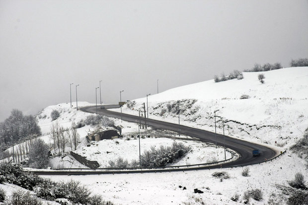 زیبایی های زمستانی گردنه کوهستانی حیران