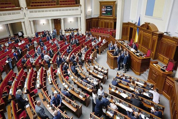 پارلمان اوکراین طرح قطع روابط دیپلماتیک با روسیه را رد کرد