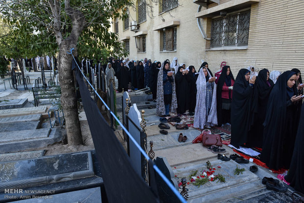 اقامه نماز طلب باران در شیراز
