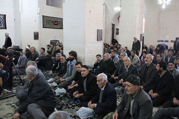 مساجد تویسرکان میزبان ۲۵۰ جلسه سخنرانی در دهه فجر