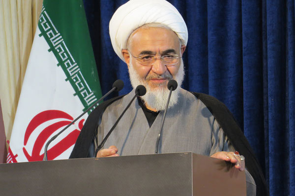 حمایت از کالای ایرانی رسالت مردم و مسئولان است تااشتغال تقویت شود