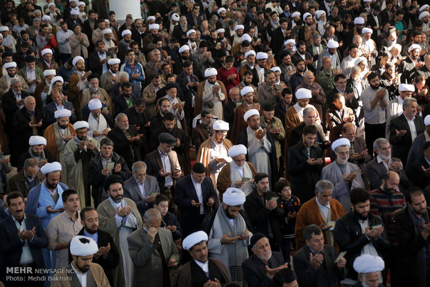 اقامه نماز باران در قم‎