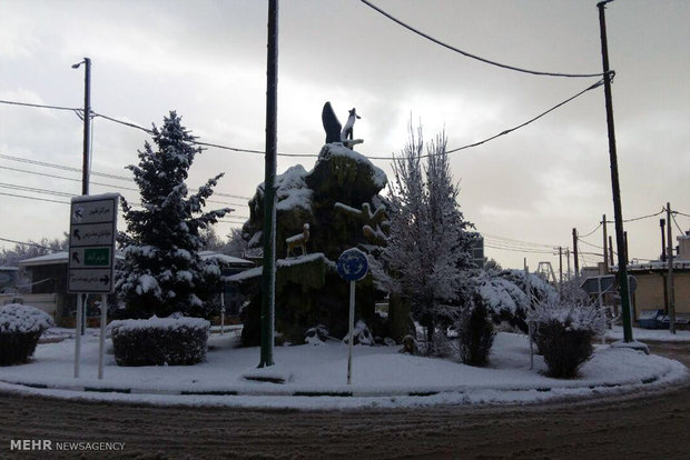 Snow blankets Delfan County in Lorestan Province