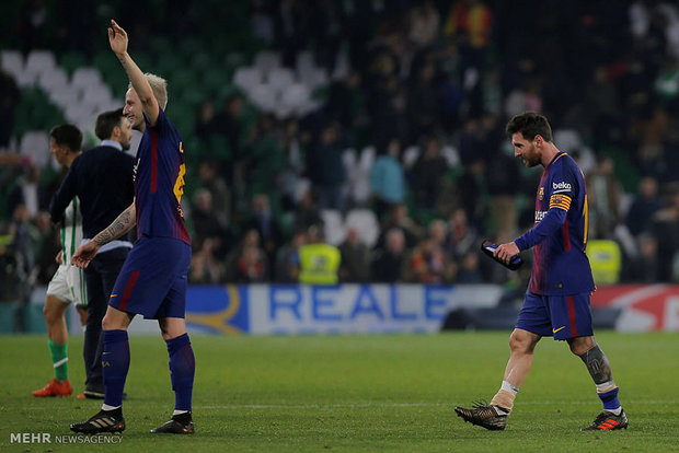 دیدار تیم های فوتبال رئال بتیس و بارسلونا