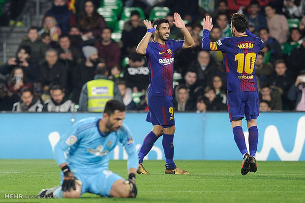 دیدار تیم های فوتبال رئال بتیس و بارسلونا