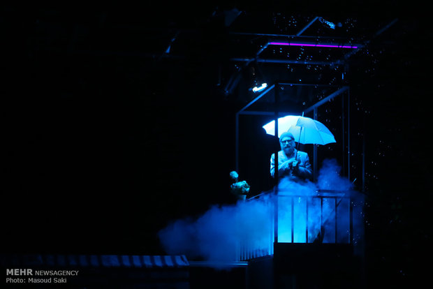 نمایش ایستاده، منتظره، پیچیده، نیامده