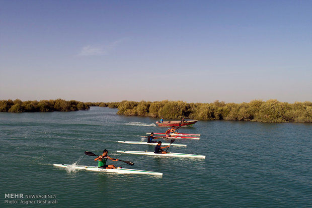 İranlı kayakçılar Asya Olimpiyatları'na hazırlanıyor