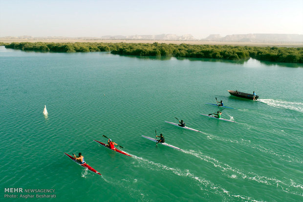 İranlı kayakçılar Asya Olimpiyatları'na hazırlanıyor