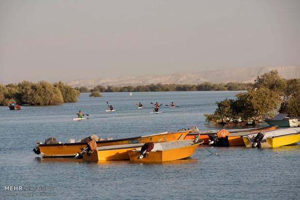 İranlı kayakçılar Asya Olimpiyatları'na hazırlanıyor