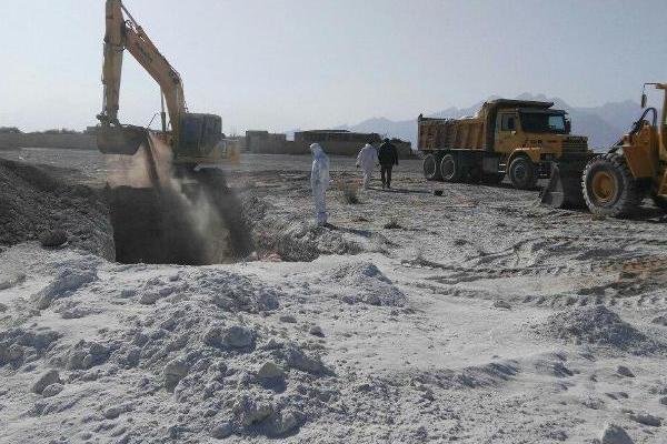 ۴۹۰۰ کیلوگرم مواد اولیه بهداشتی فاسد در استان سمنان معدوم شد