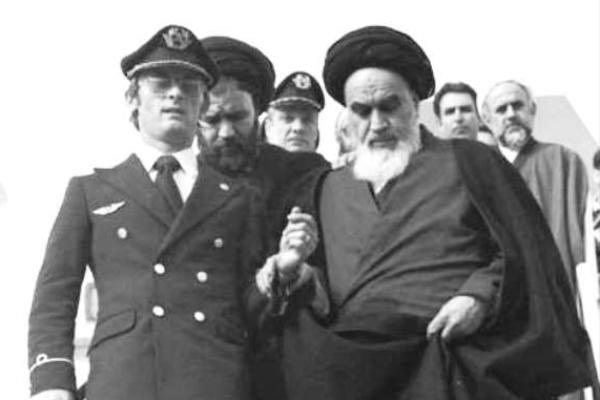 احياء ذكرى دخول الامام الخميني (ره) إلى إيران