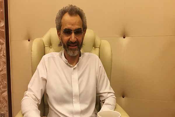 اولین تصاویر منتشر شده از ولید بن طلال در هتل ریتزکارلتون
