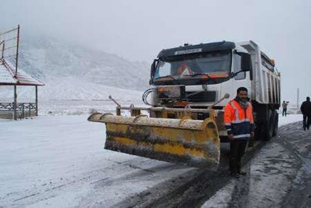 هراز و کندوان همچنان مسدود است/ برقراری پرواز فرودگاههای مازندران