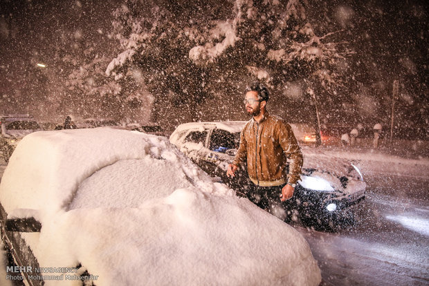 Snowfall and freeze in Karaj