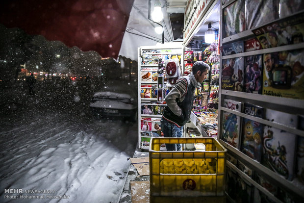 Snowfall and freeze in Karaj