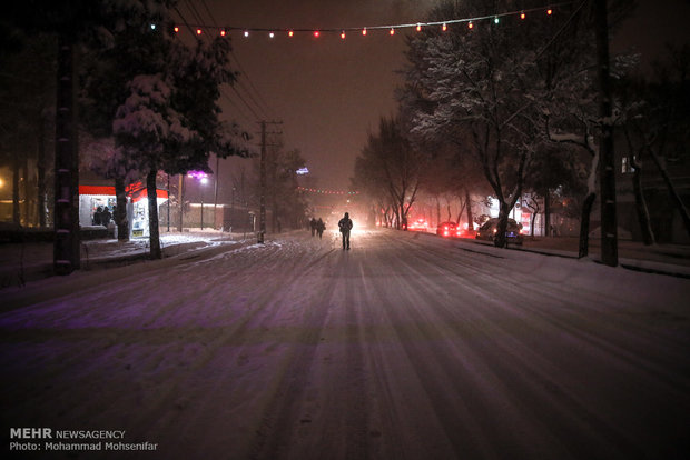 Snowfall and freeze in Karaj