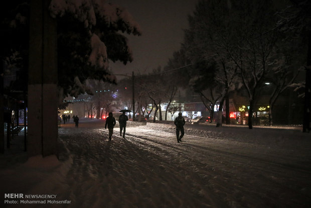 Snowfall and freeze in Karaj