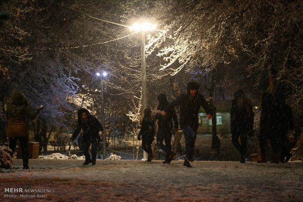 Tehran embraces first heavy winter snow