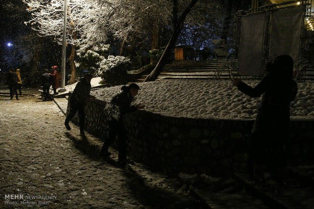 Tehran embraces first heavy winter snow