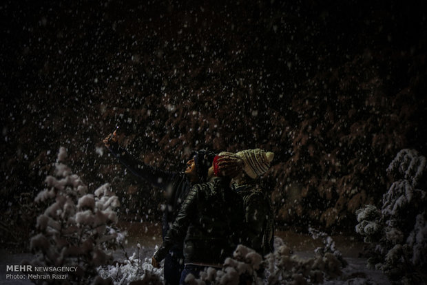 Tehran embraces first heavy winter snow