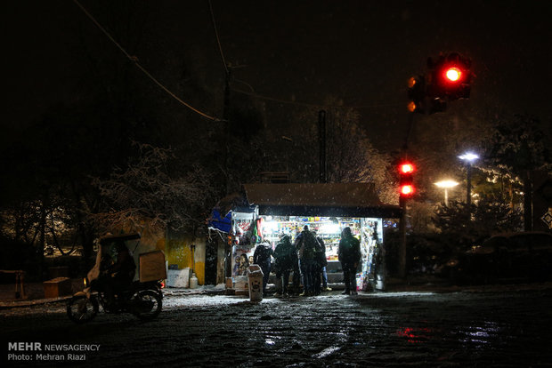 Tehran embraces first heavy winter snow